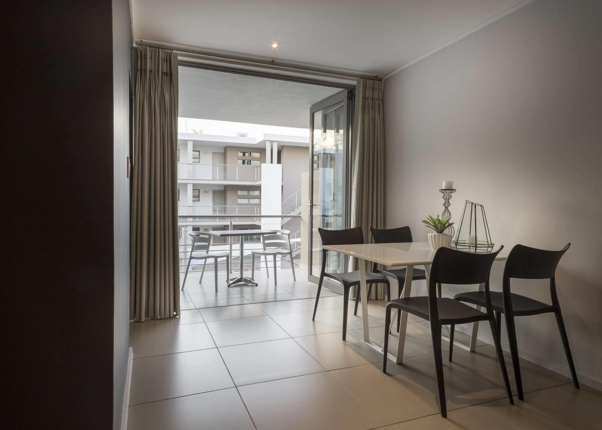 C.A.G - Upper East Side Apartment Sandton Ngoại thất bức ảnh